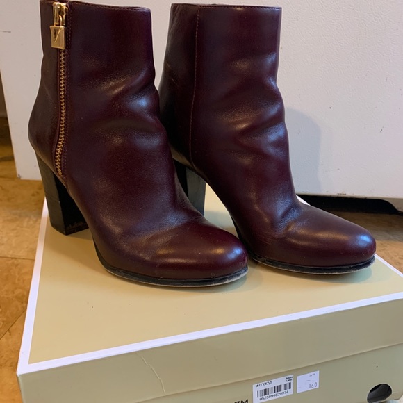 margaret bootie michael kors